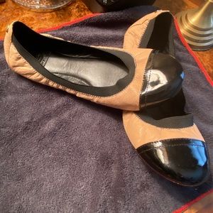 Tory Burch Gabby Cap Toe Black and Tan Ballet Flats Size 9.5